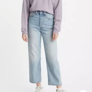 Levi's Ribcage Straight Ankle Jeans